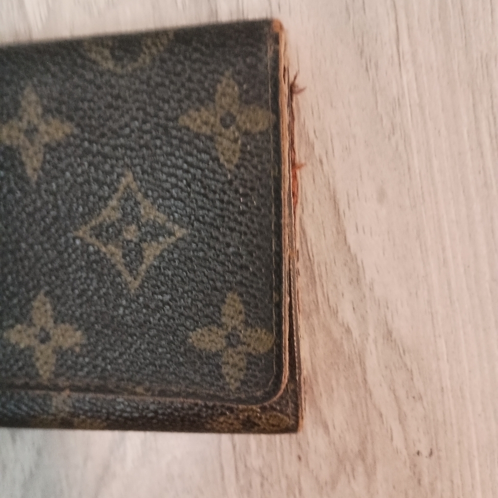 Authentic LOUIS VUITTON Porte Monnaie Tresor Monogram - Picture 5 of 13